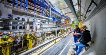 Large Hadron Collider a accelerat protoni la un nivel de record mondial