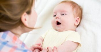 Ce au descoperit cercetătorii despre felul în care vorbești cu bebelușul tău