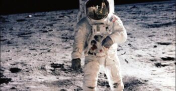 Încă un pas mic pentru om, dar unul mare pentru omenire. NASA trimite primul echipaj uman pe Lună, după jumătate de secol