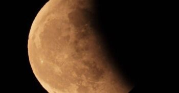 China plănuieşte mai multe misiuni pe Lună după ce a descoperit un nou mineral lunar