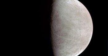 Prima imagine din ultimii 20 de ani cu Europa, singurul corp din Sistemul Solar care ar putea găzdui viața