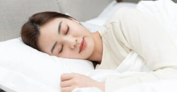 Zi-mi pe ce parte dormi, ca să-ți spun ce probleme de sănătate ai, conform cercetătorilor