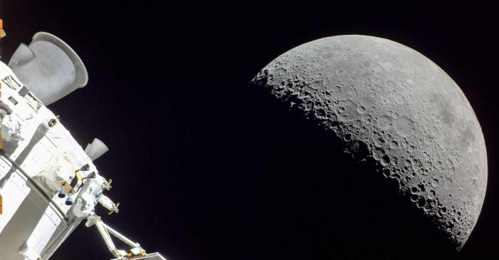 Înapoi pe Lună: Starship și Orion ar putea fi andocate pe orbita Pământului