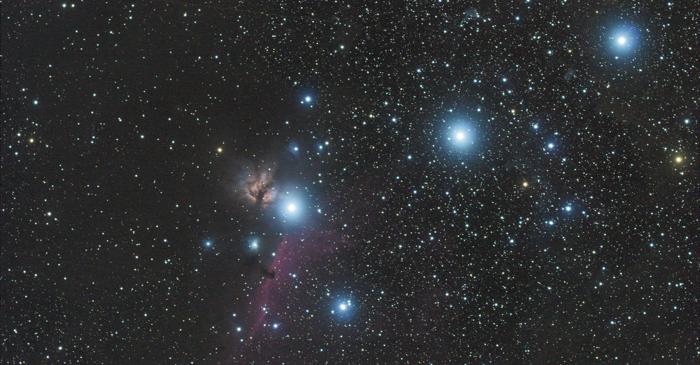 Cercetătorii CERN caută fotoni întunecați pentru a explica materia întunecată