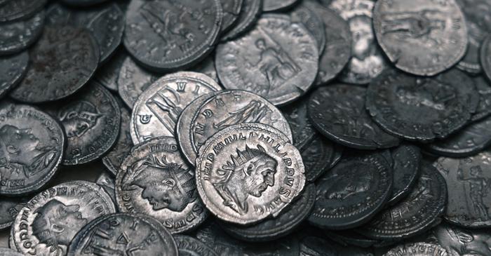 Arheologii luxemburghezi au descoperit 141 de monede romane de aur la Holzthum