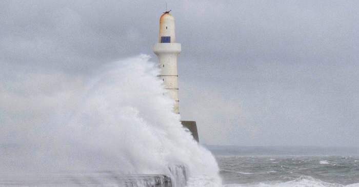 Furtuna Eowyn lovește Insulele Britanice cu vânturi de 160 km/h