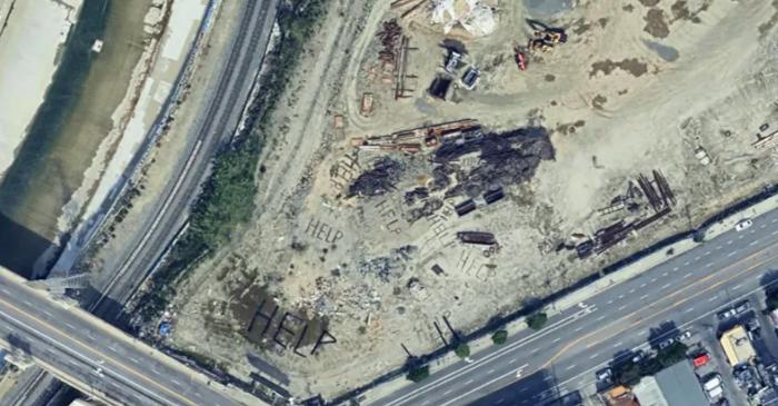 Mesajele misterioase de lângă Primăria din Los Angeles au fost dezvăluite ca fiind false