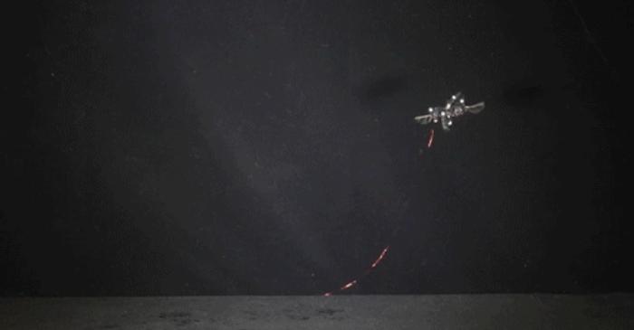 Nano-dronele de la MIT promit să salveze polenizarea în lipsa albinelor