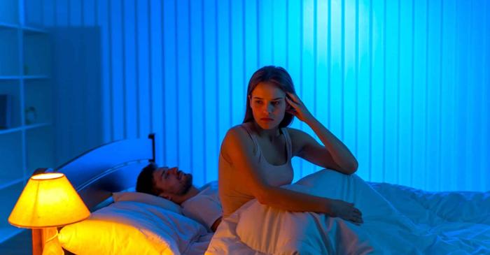 Somnul în două faze era normal pentru oameni înainte de iluminatul electric