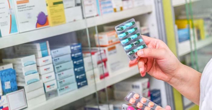 89 de medicamente distribuite în Franța sunt considerate mai periculoase decât utile