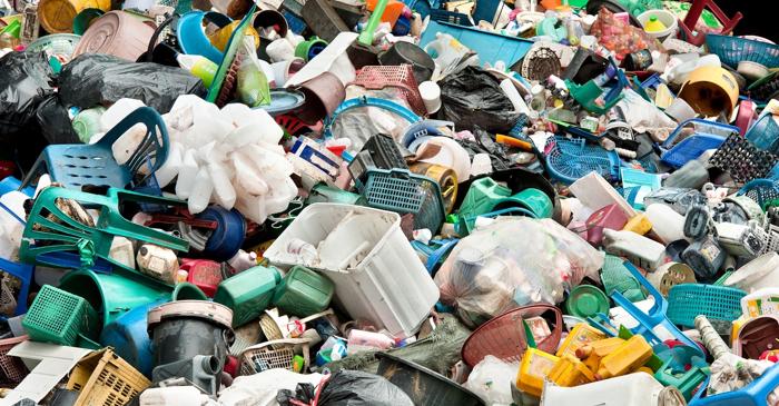 Cine a blocat tratatul mondial care ar fi putut opri poluarea cu plastic?