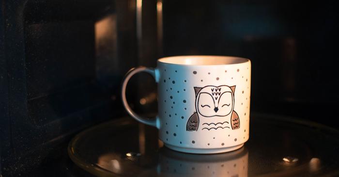 De ce poate exploda apa încălzită la microunde?