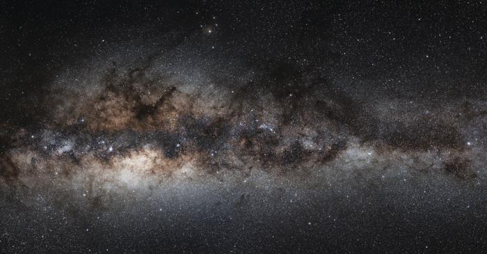 Un nucleu de materie întunecată ar putea înlocui gaura neagră din centrul Căii Lactee