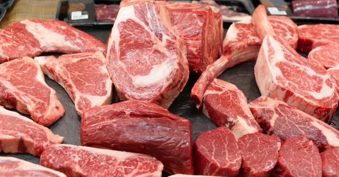 Ce se întâmplă în organism când mănânci exclusiv carne și renunți complet la vegetale?