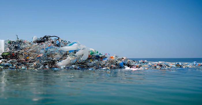 China a aruncat 2,7 milioane de tone de plastic în oceane într-un deceniu