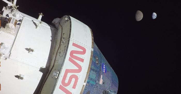 NASA a dat undă verde primei misiuni cu echipaj uman spre Lună după o jumătate de secol