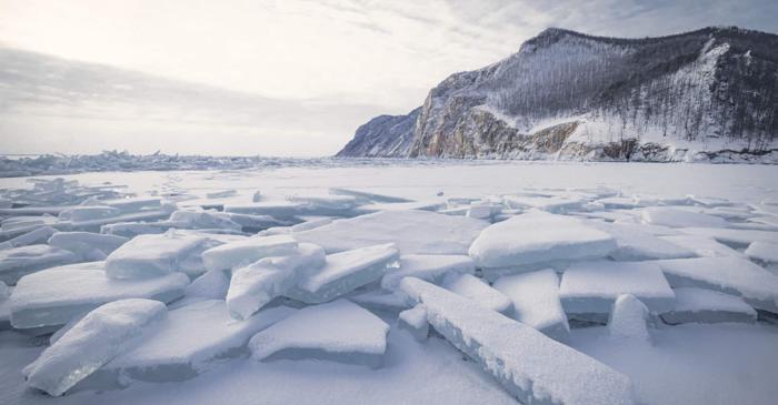 O gaură gigantă cât Elveția s-a deschis în gheața din Antarctica timp de doi ani