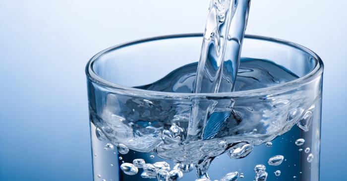 Apa ascunde o dublă identitate moleculară, anomalia care permite viața