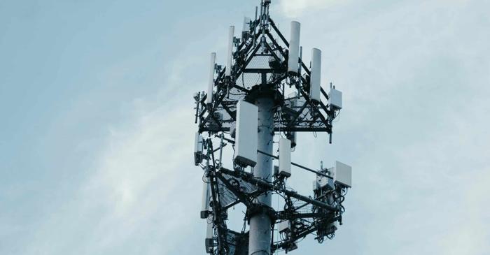 Ce a descoperit un studiu după expunerea celulelor umane la unde 5G de zece ori peste limită?