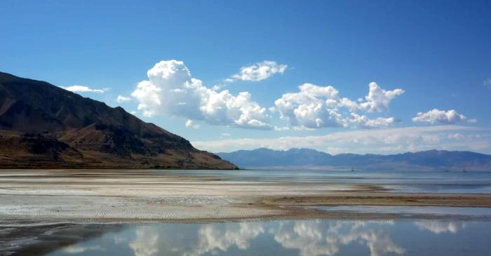 Cum ar putea o pânză de apă dulce de sub un lac sărat să rezolve o criză de mediu?