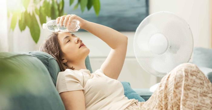 De ce este o greșeală să ne punem gheață pe ceafă în timpul caniculei?