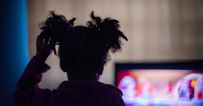 Desenele animate pentru copii folosesc tehnici de manipulare psihologică pentru a capta atenția