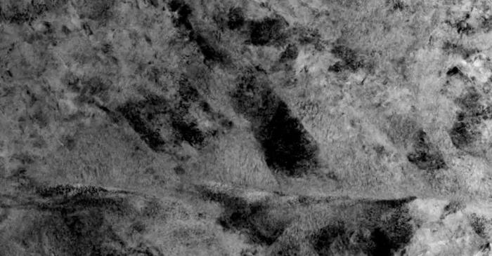 Diamante hexagonale misterioase din meteoriți dezvăluie distrugerea unei planete pitice