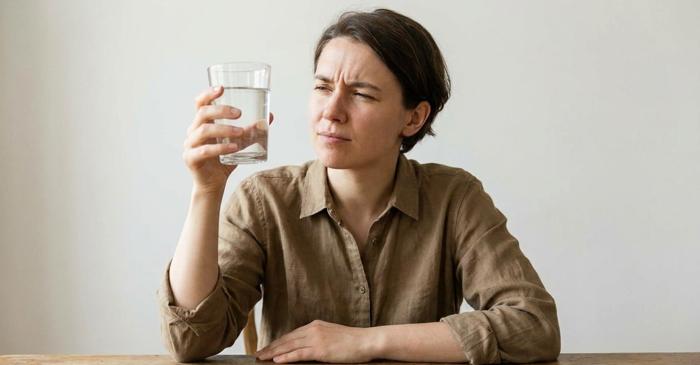 Mitul celor opt pahare de apă pe zi a pornit de la o recomandare medicală interpretată greșit