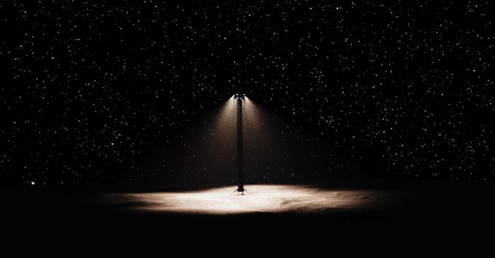 O companie americană plănuiește să construiască turnuri de 200 de metri pe Lună pentru energie și comunicații