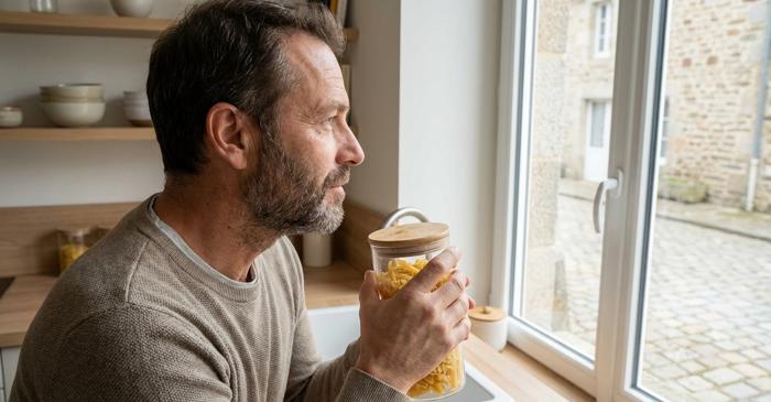 Reciclarea ne oferă o conștiință împăcată, dar ascunde adevărata problemă a supraconsumului