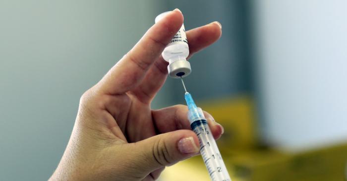 Această decizie a pacienților nevaccinați adaugă anual 9 miliarde de dolari la facturile medicale