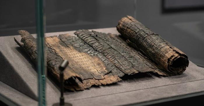 Ce texte a descoperit un AI în sulurile carbonizate de la Herculaneum