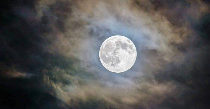Luna albastră din 2026 ascunde o greșeală de acum 80 de ani