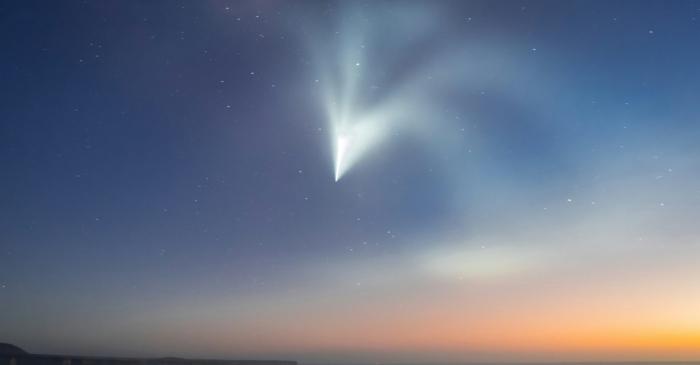 Un rest de rachetă SpaceX lovește Luna, iar adevărata urgență este pe orbita Pământului