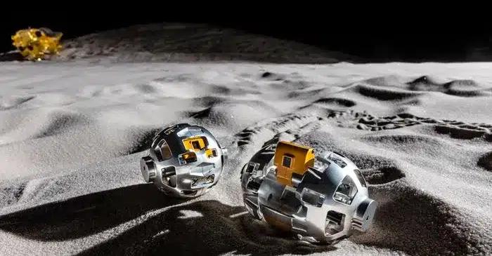 Micul rover LEV-2 s-a târât și a fluturat prin praful lunar pentru a obține imagini vitale